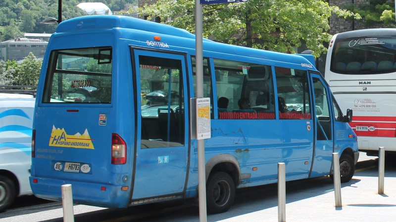Transport públic: insuficient, car i... segur?